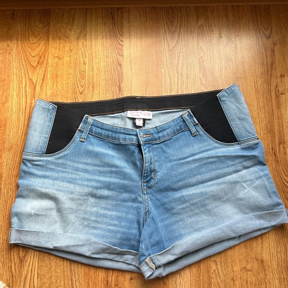 Isabel Maternity Shorts size 18